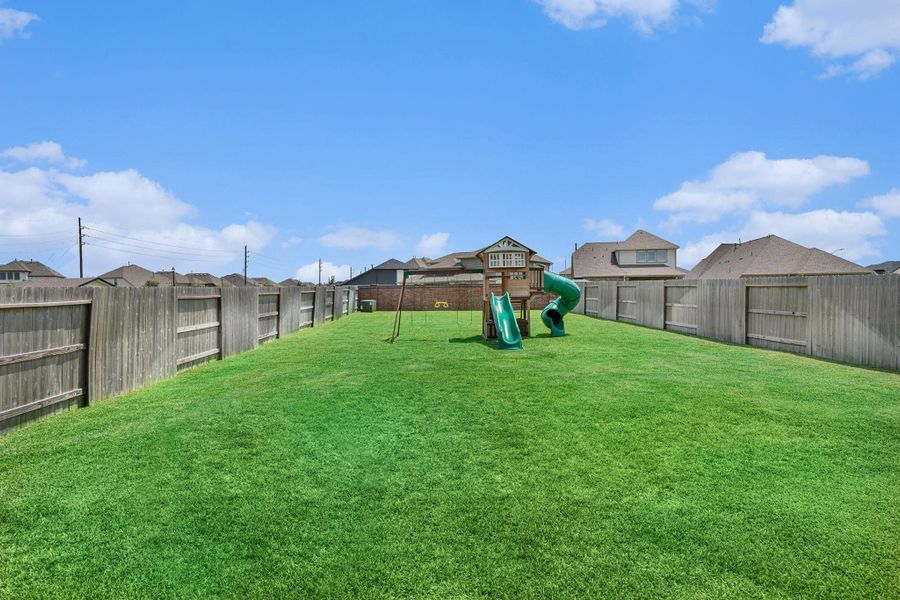 This home is situ!ted on one of the largest lots in the neighborhood!. Check out the huge backyard. This home is situ!ted on one of the largest lots in the neighborhood!. Check out the huge backyard.