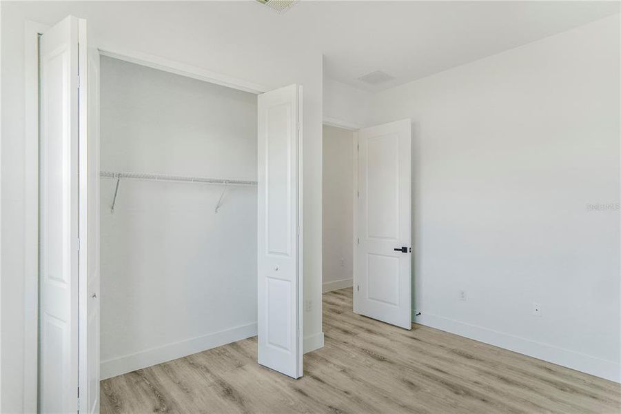 Spacious, unfurnished interior of a new home in , Ocala (Image 37).