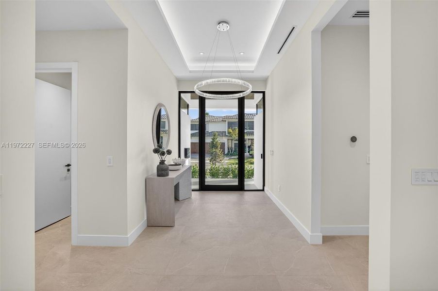 Spacious, unfurnished interior of a new home in , Fort Lauderdale (Image 21).