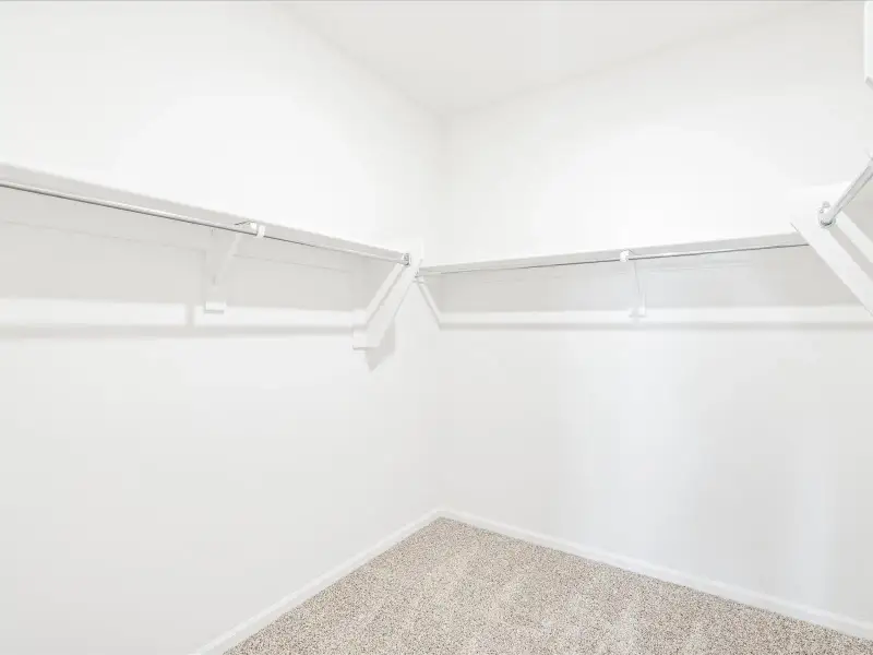 Spacious, unfurnished interior of a new home in Las Patrias at Star Valley Phase III - Signature Series, Tucson (Image 12).
