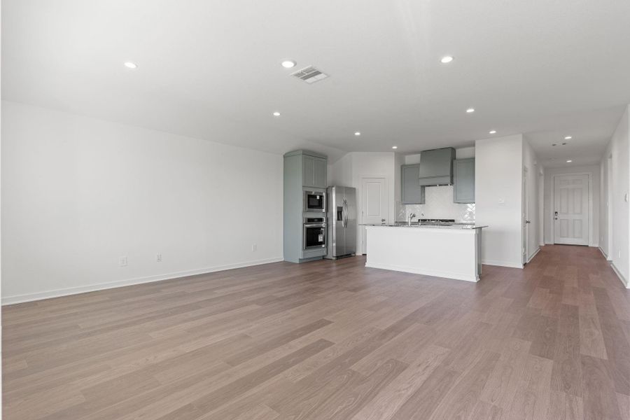 Spacious, unfurnished interior of a new home in Grand Cay Harbour, Texas City (Image 13). Spacious, unfurnished interior of a new home in Grand Cay Harbour, Texas City (Image 13).