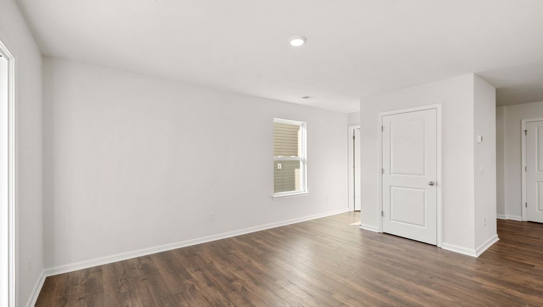 Representative unfurnished interior of a home built from the Elston by D.R. Horton in Paddock Point, Roebuck (Image 26).