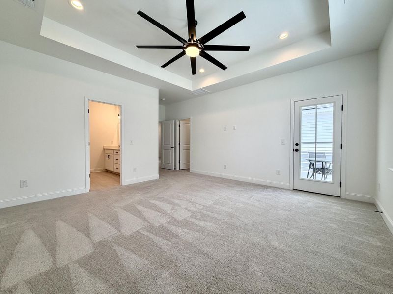 Spacious, unfurnished interior of a new home in , Charleston (Image 17).