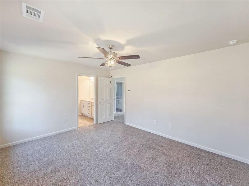 Spacious, unfurnished interior of a new home in , Gainesville (Image 33).