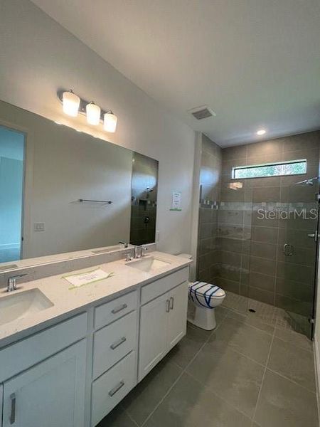 Furnished interior view inside a new home in Del Webb Catalina, Lakewood Ranch (Image 18). Furnished interior view inside a new home in Del Webb Catalina, Lakewood Ranch (Image 18).