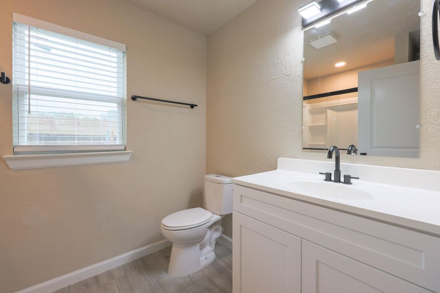 Furnished interior view inside a new home in , Baytown (Image 7).
