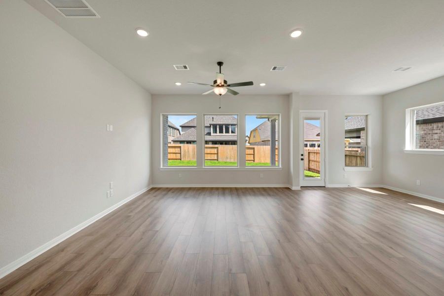 Spacious, unfurnished interior of a new home in Escondido - Retreat Collection, Magnolia (Image 12).