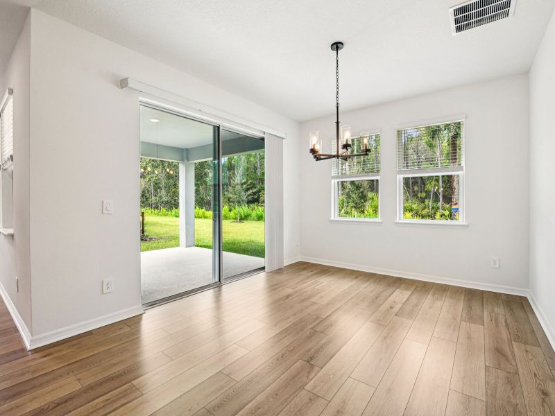 Spacious, unfurnished interior of a new home in Ridgehaven - Signature Series, Ormond Beach (Image 10).