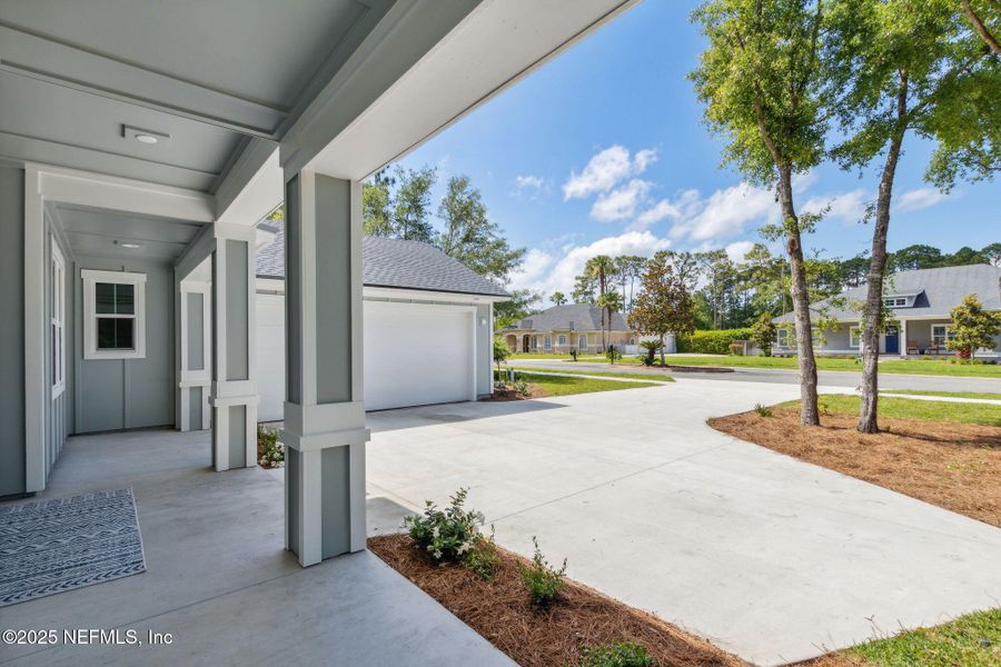 Exterior details and patio area of a home in , Yulee (Image 26).