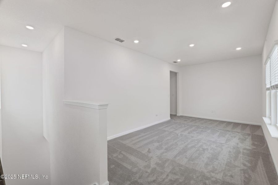 Image 60 of a home in Beacon Lake.