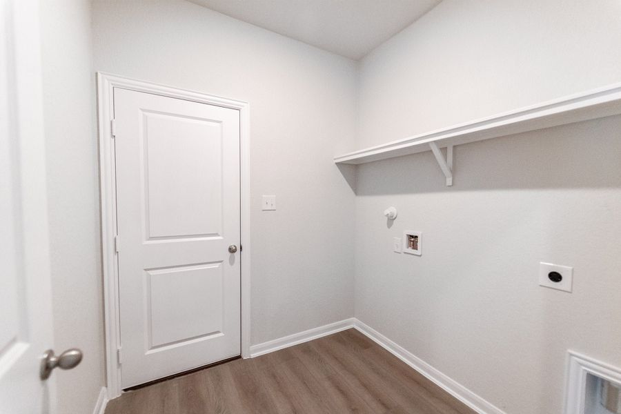 Spacious, unfurnished interior of a new home in Hannah Heights, Seguin (Image 18).