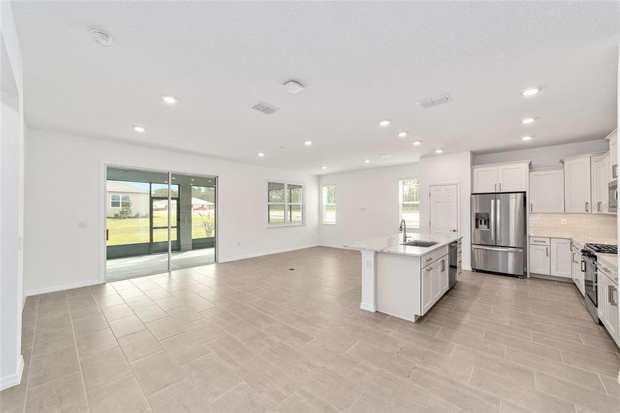 Spacious, unfurnished interior of a new home in , Ocala (Image 16).