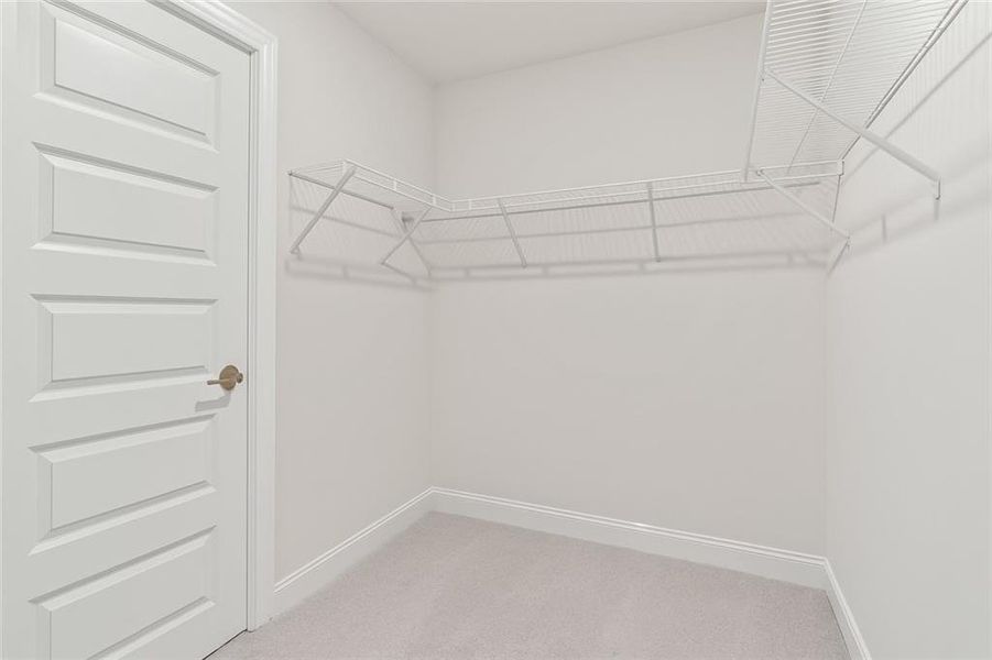 Spacious, unfurnished interior of a new home in Waters Edge, Mansfield (Image 10).