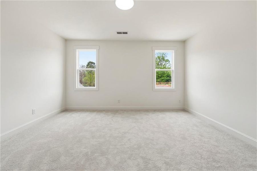 Spacious, unfurnished interior of a new home in , Gainesville (Image 43).