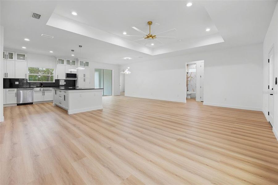 Spacious, unfurnished interior of a new home in , Dunnellon (Image 16).