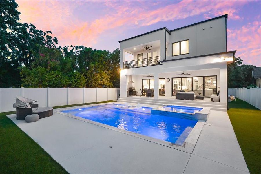 Exterior details and patio area of a home in , Tampa (Image 44).