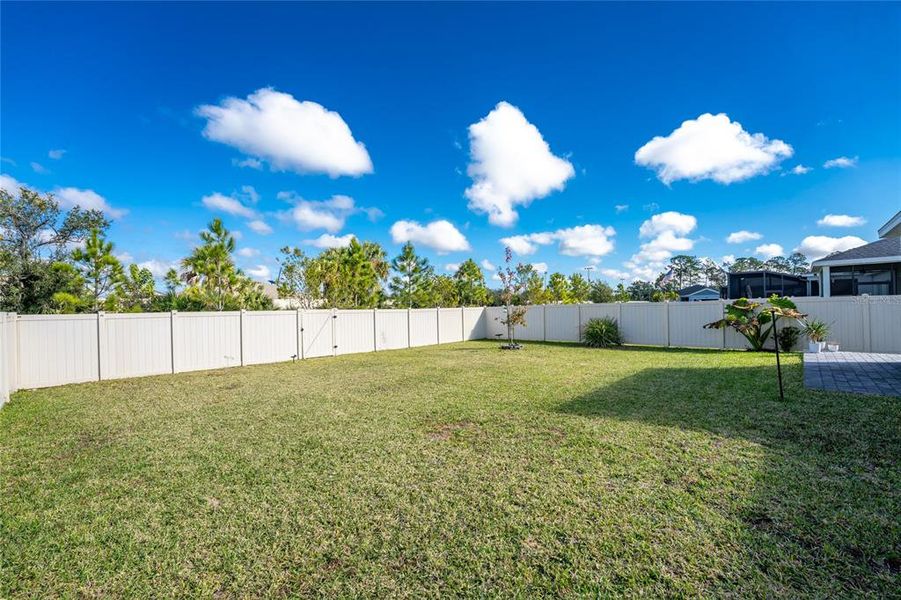Exterior details and patio area of a home in , Port Charlotte (Image 29).