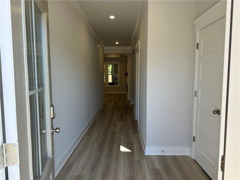Spacious, unfurnished interior of a new home in Rosewood Lake Preserve, Hoschton (Image 29).
