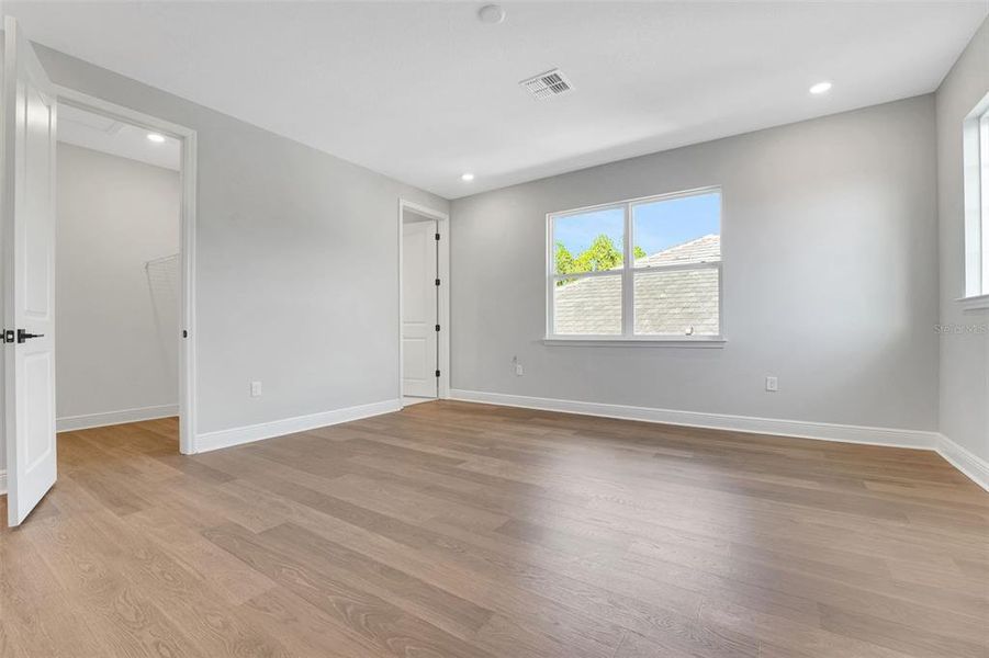 Spacious, unfurnished interior of a new home in Palms at Windermere, Windermere (Image 24).