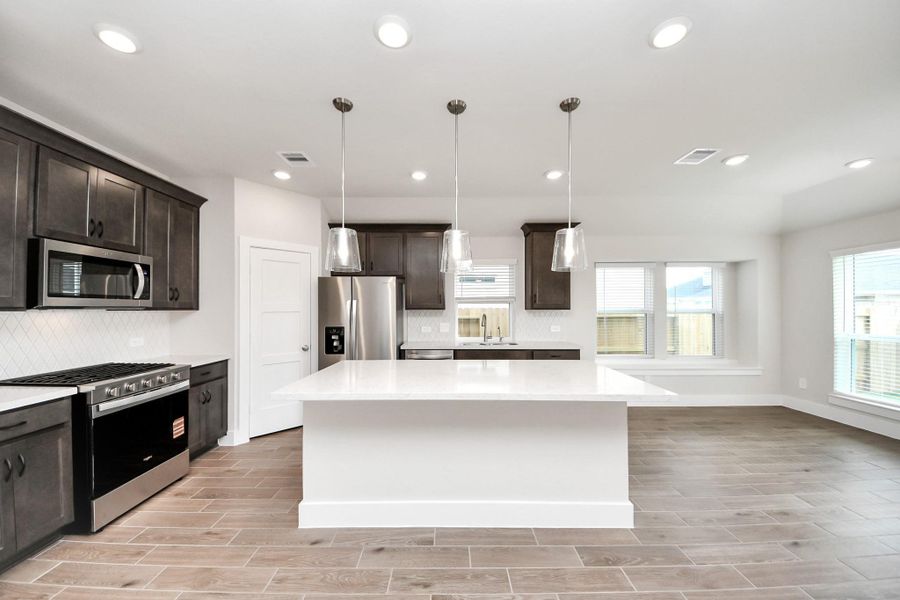Furnished interior view inside a new home in Laurel Landing: Landmark Collection, Alvin (Image 7).