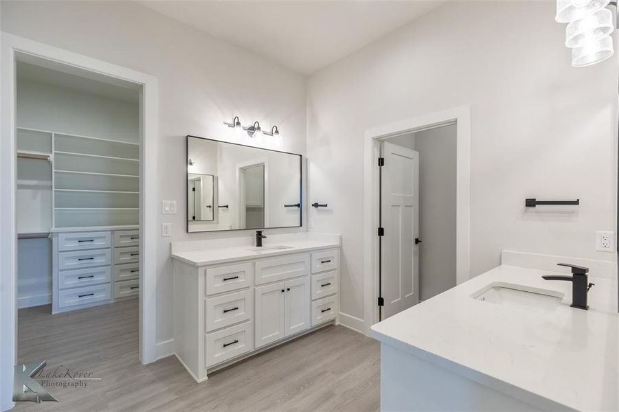 Furnished interior view inside a new home in , Abilene (Image 5).