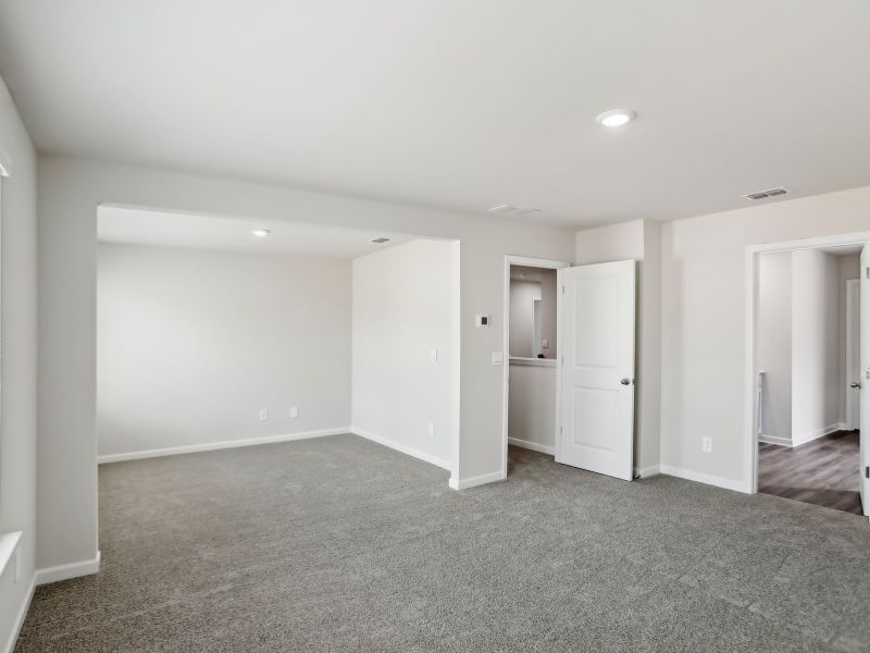 Spacious, unfurnished interior of a new home in Creekside at Oxford Park, Fairburn (Image 16). Spacious, unfurnished interior of a new home in Creekside at Oxford Park, Fairburn (Image 16).