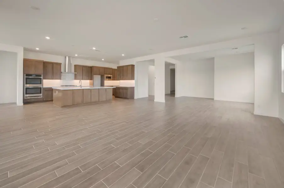 Spacious, unfurnished interior of a new home in Soleo, San Tan Valley (Image 19).
