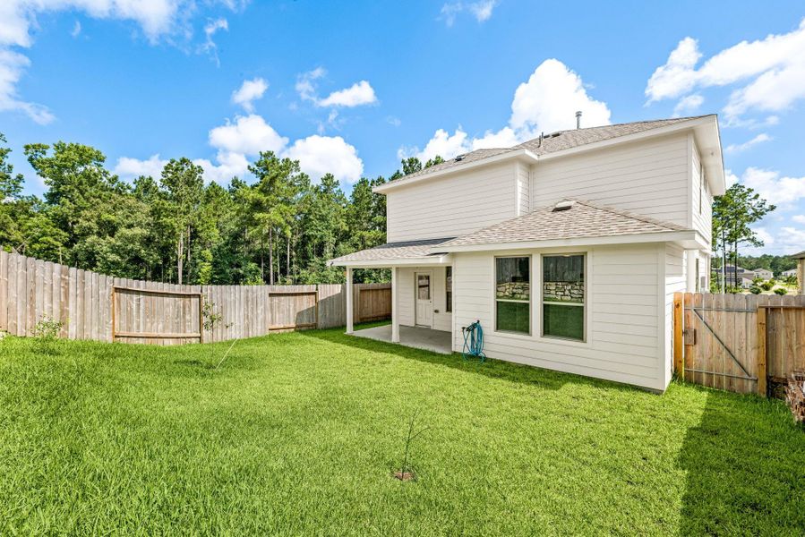 Exterior details and patio area of a home in Magnolia Springs, Montgomery (Image 4). Exterior details and patio area of a home in Magnolia Springs, Montgomery (Image 4).