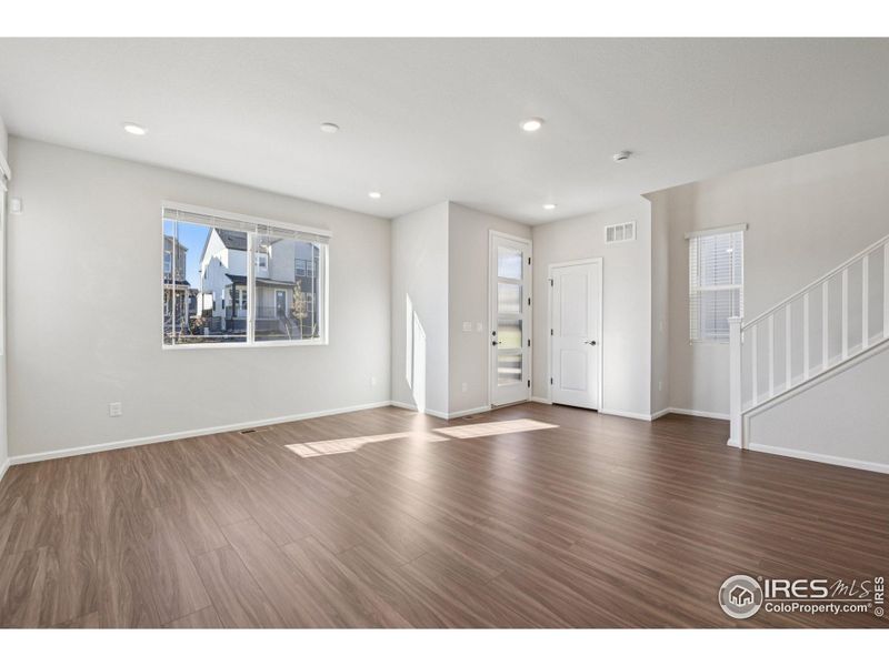 Spacious, unfurnished interior of a new home in The Villas Collection at Sterling Ranch, Littleton (Image 19).