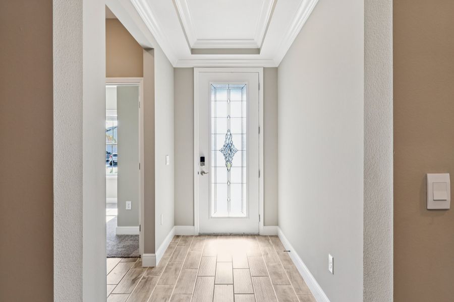 Spacious, unfurnished interior of a new home in Oakstone Farms, Leesburg (Image 16).