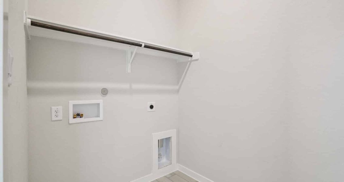 Spacious, unfurnished interior of a new home in Meyer Ranch, New Braunfels (Image 19).