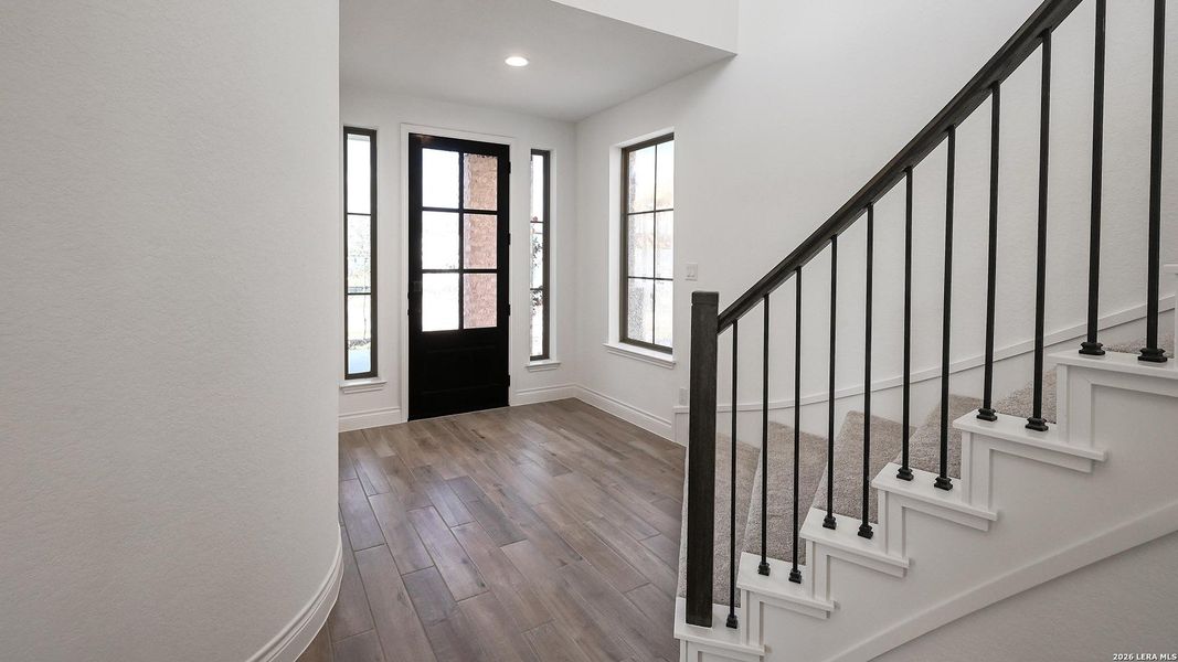 Spacious, unfurnished interior of a new home in Legacy at Lake Dunlap, New Braunfels (Image 15).