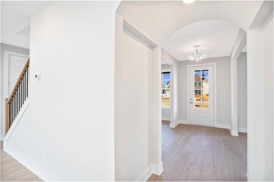 Spacious, unfurnished interior of a new home in , Gainesville (Image 18).