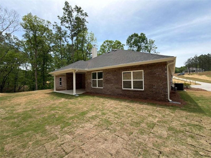 Exterior details and patio area of a home in Tuscany Hills, Douglasville (Image 3).