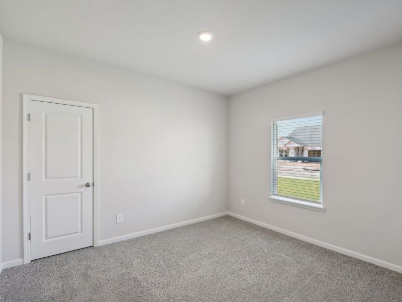 Spacious, unfurnished interior of a new home in Martin Springs - Estate Series, Lawrenceville (Image 30).