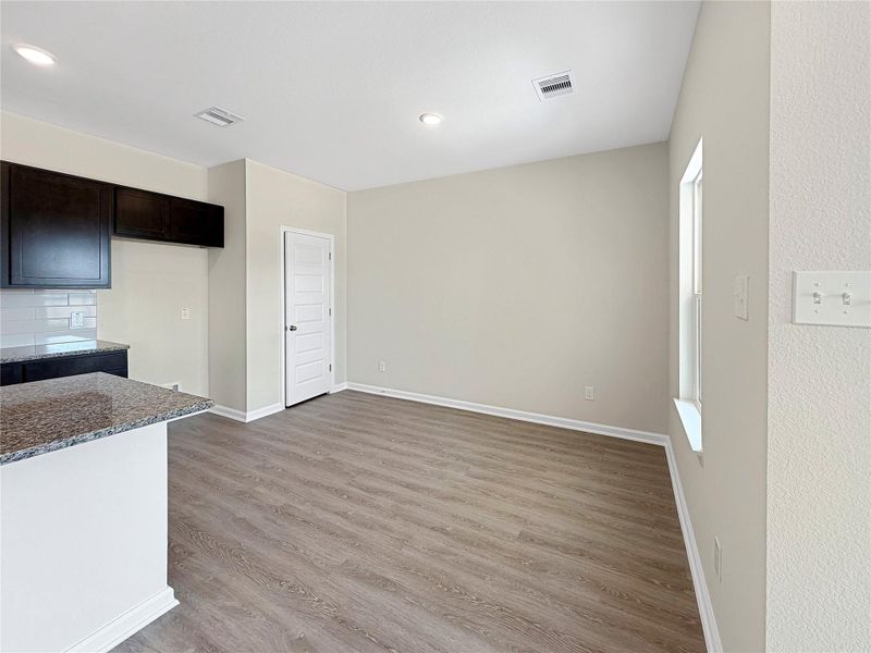 Spacious, unfurnished interior of a new home in La Segarra, Brookshire (Image 10).