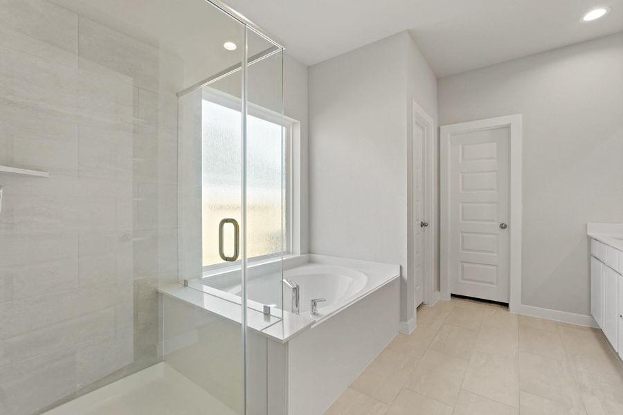 Furnished interior view inside a new home in Briarwood Crossing, Rosenberg (Image 3). Furnished interior view inside a new home in Briarwood Crossing, Rosenberg (Image 3).