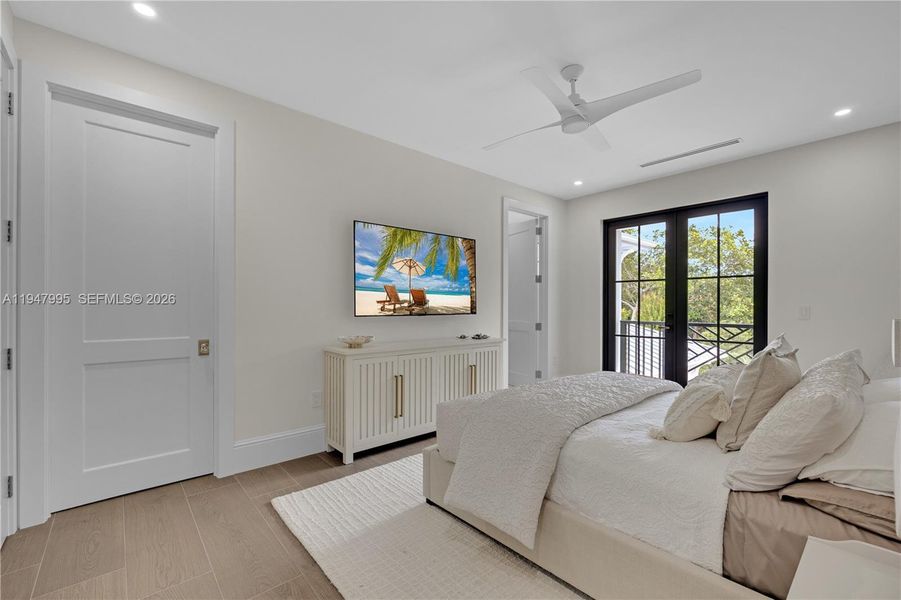Furnished interior view inside a new home in , Key Largo (Image 11).
