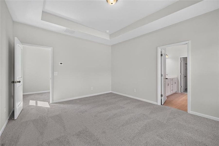 Spacious, unfurnished interior of a new home in Southbend, Rome (Image 32).