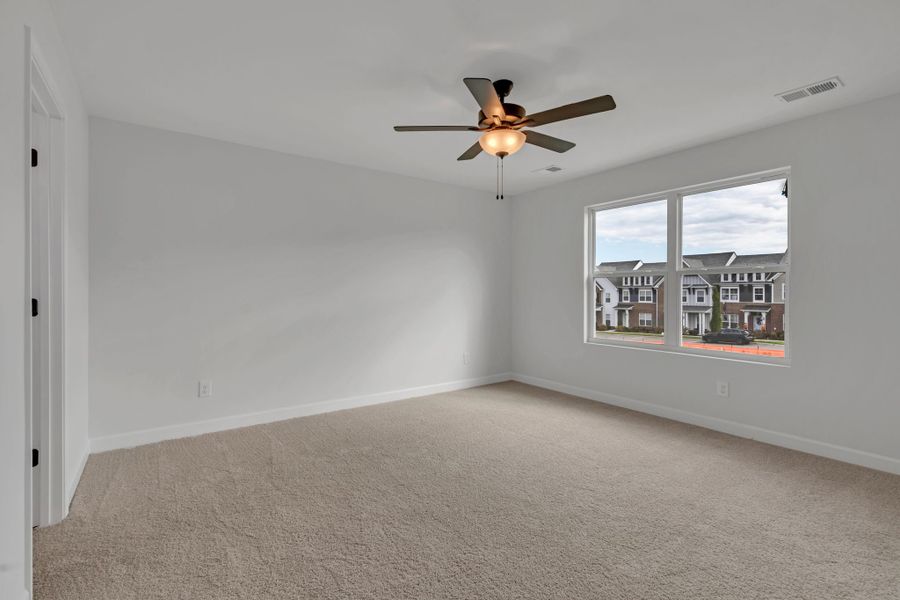 Spacious, unfurnished interior of a new home in Anderson Park, Hendersonville (Image 15).
