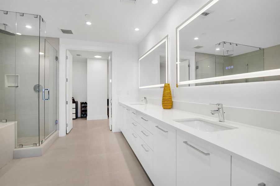 151 N Seabreeze Blvd unit 504-18 151 N Seabreeze Blvd unit 504-18