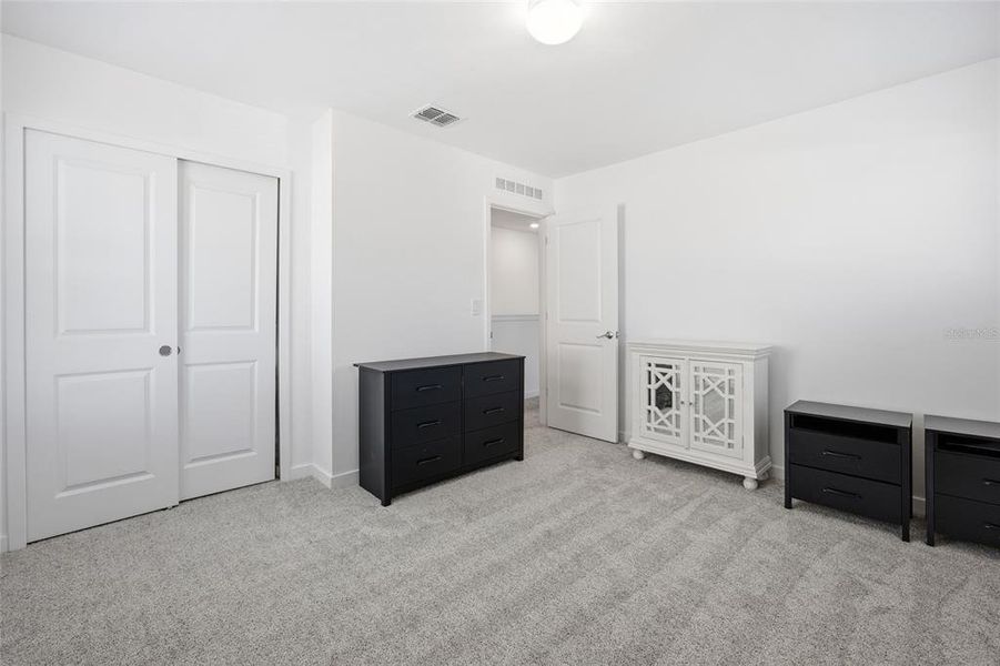 Spacious, unfurnished interior of a new home in Marion Ranch, Ocala (Image 27).