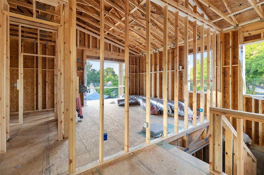 Spacious, unfurnished interior of a new home in , Tampa (Image 29).