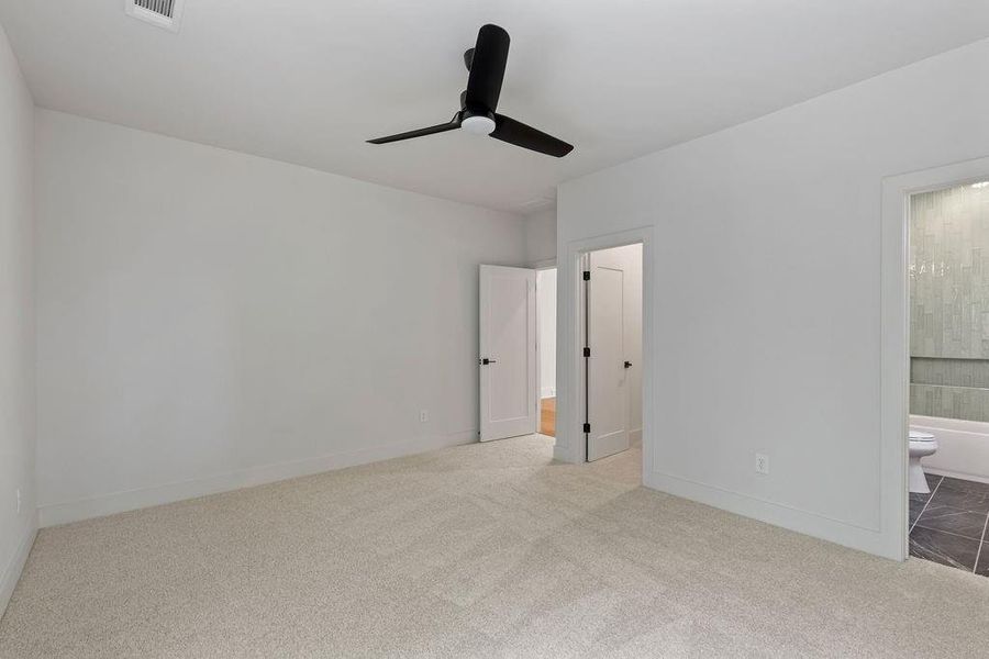 Spacious, unfurnished interior of a new home in Aster, Roswell (Image 80).