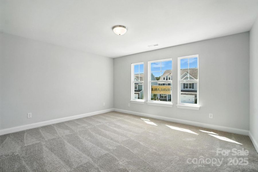 Spacious, unfurnished interior of a new home in Hampton Woods, Charlotte (Image 34).