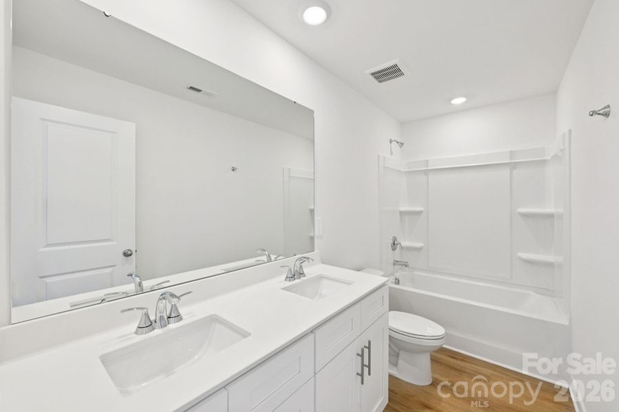 Photo is not of the actual home, but is an inspirational photo of builder’s model home and may depict options, furnishings, and/or decorator features that are not included Photo is not of the actual home, but is an inspirational photo of builder’s model home and may depict options, furnishings, and/or decorator features that are not included