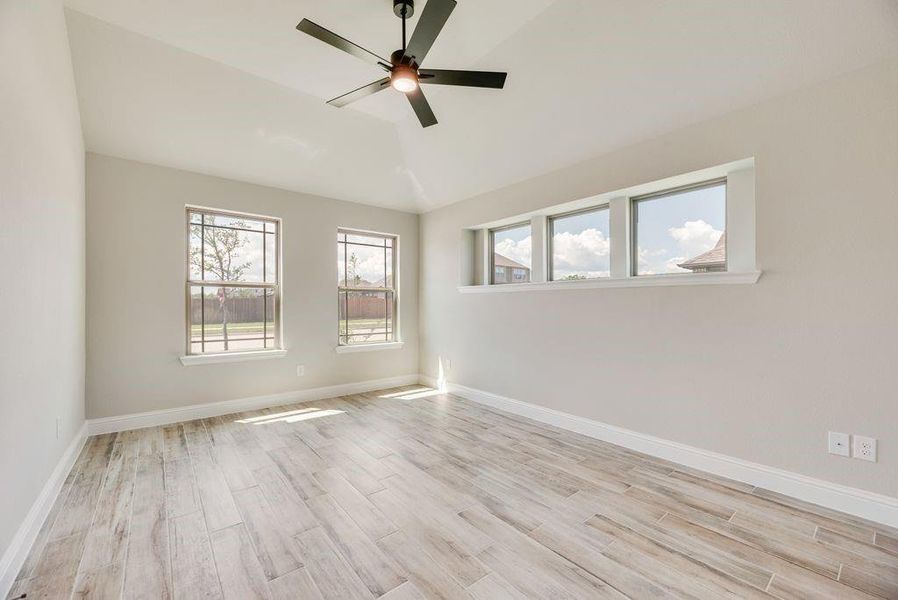 Spacious, unfurnished interior of a new home in , Collinsville (Image 11).
