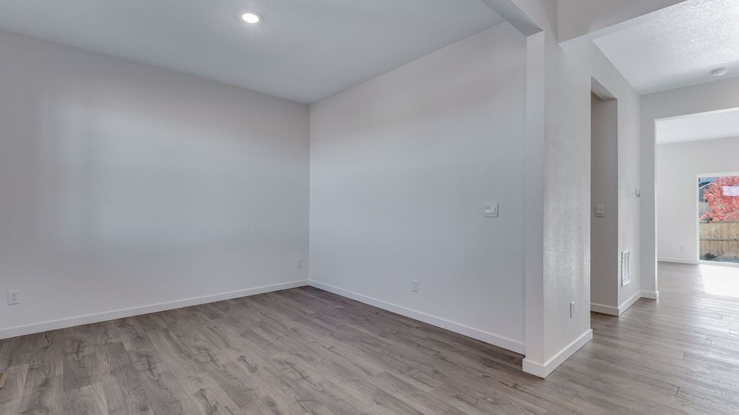 Spacious, unfurnished interior of a new home in Vista Meadows, Fort Lupton (Image 11).