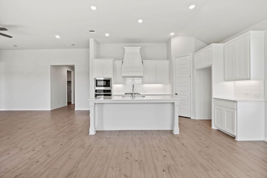 Representative furnished interior of a home built from the Camden by Cambridge Homes in Tinsley Meadows, Van Alstyne (Image 6). Representative furnished interior of a home built from the Camden by Cambridge Homes in Tinsley Meadows, Van Alstyne (Image 6).
