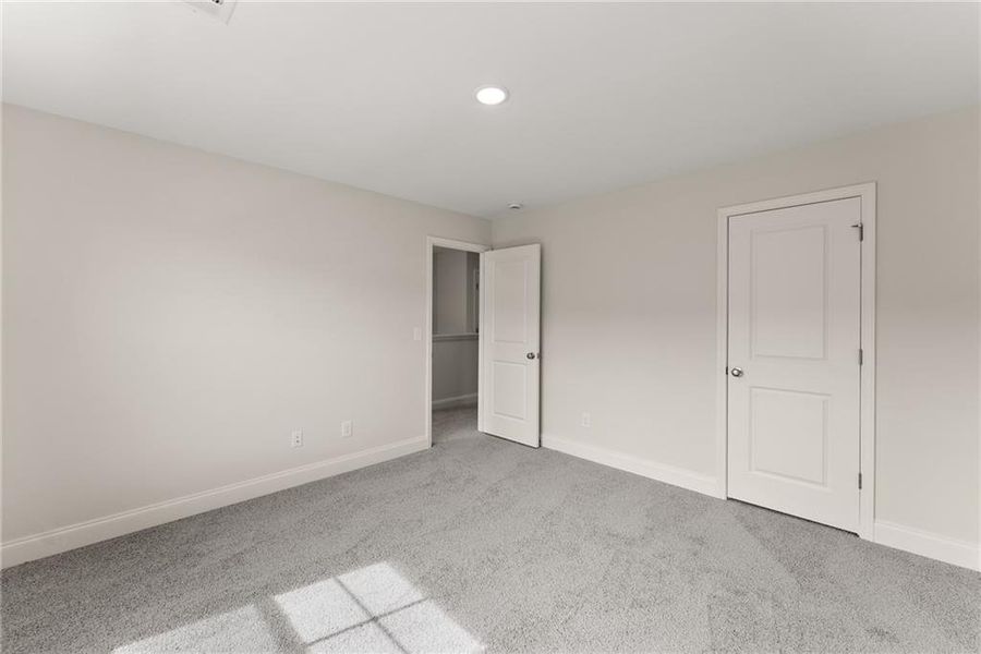 Spacious, unfurnished interior of a new home in , Dawsonville (Image 26).